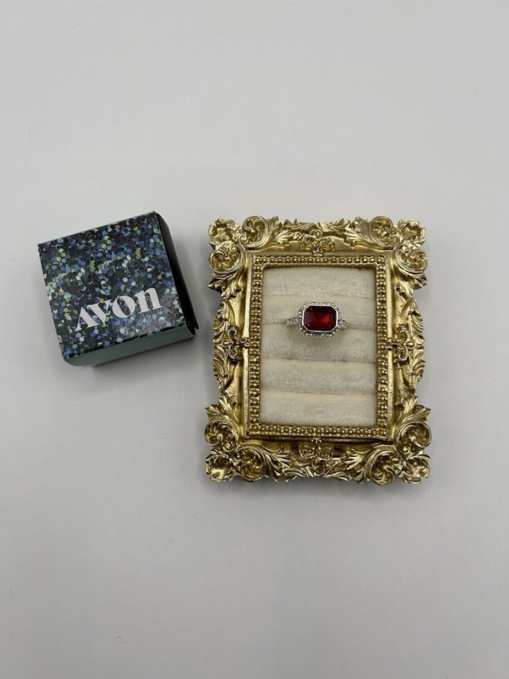 AVON Ring Size 6 Silver Tone Red Deco With Box Jewelry Christmas Holidays Gift